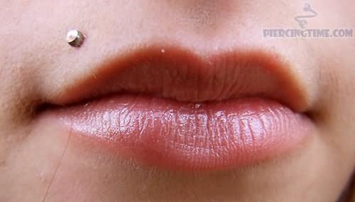 right-monroe-top-lip-piercing-for-girls